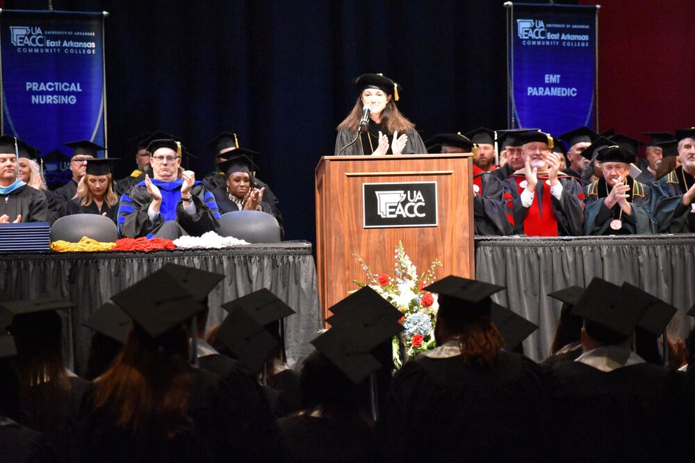 Dr. Cline addresses grads.JPG